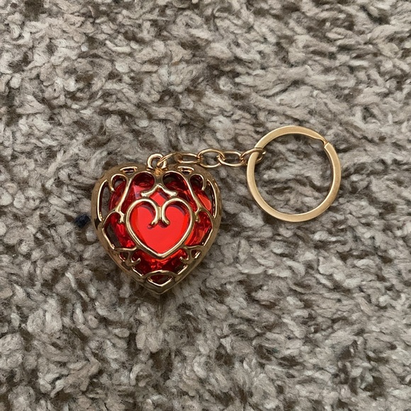 NWT Legend of Zelda Heart Container Keychain - Picture 3 of 7